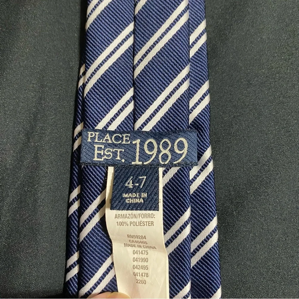 Children’s Place Boy Blue and White Tie with Snap Closure Size 4-7